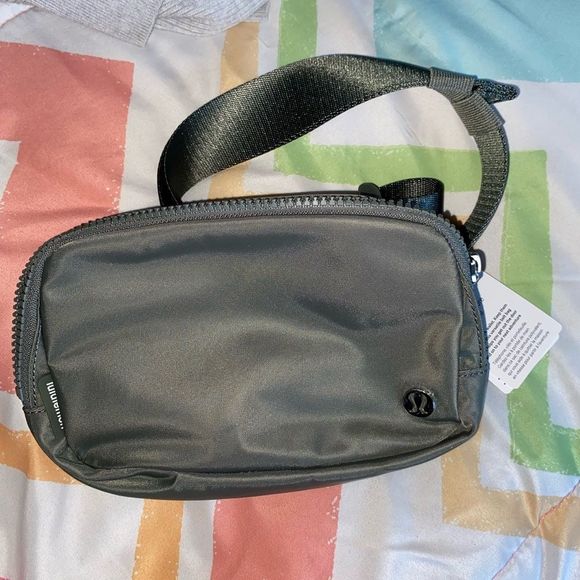 lululemon athletica Handbags - NWT Lululemon Everywhere Belt Bag *Small size - Grey Sage